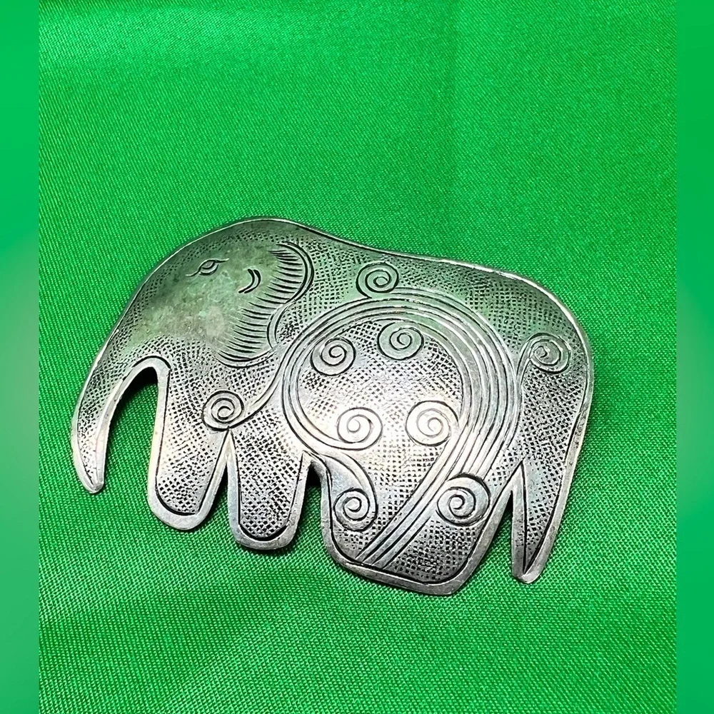 Silver tin Elephant Brooch